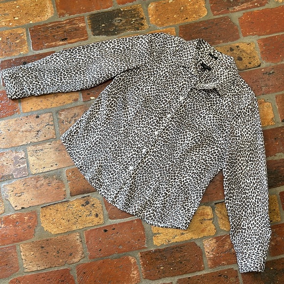 Talbots animal print fitted button up shirt sz 10P - Picture 9 of 14